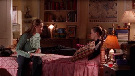 Rorys Room Gilmore Girls Here S What Lauren Graham And Alexis Bledel