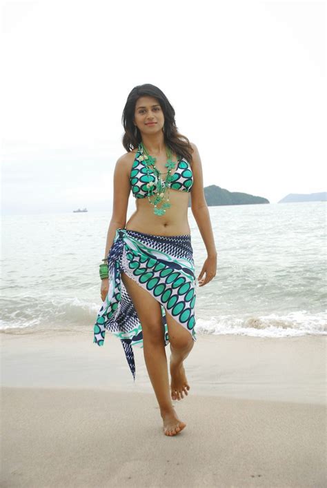 Desifunblog Shraddha Das Showcasing Her Amazing Body In A C Daftsex Hd