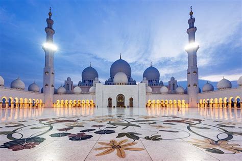 Top Tourist Attractions In The Uae Sheikh Ziyeed Grand Mosque