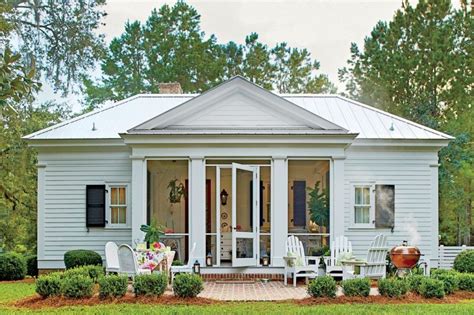 An Elegant 800 Square Foot Cottage The Glam Pad Small Cottage Homes