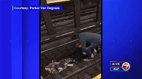 Utility Worker Saves Man Who Fell Onto Nyc Subway Tracks Wsvn 7news Miami News Weather