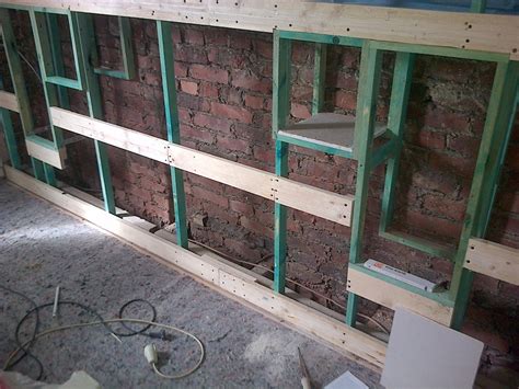 Eine weitere möglichkeit, decken individuell zu gestalten und aufzuwerten, bieten gebogene rigips deckenprofile für die deckenunterkonstruktion, mit denen runde raumkanten und gewölbte decken erstellt werden können. Wände mit gipskartonplatten verkleiden