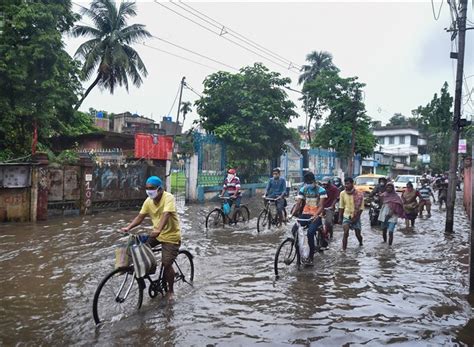 Heavy Rain Leashes In Kolkata Photos HD Images Pictures News Pics