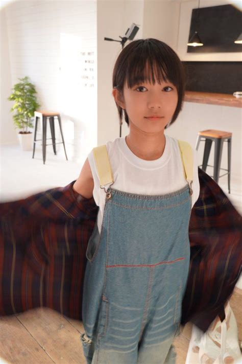 盗撮されたjsが制服から溢れるおっぱいがエロ過ぎな画像 女子高生の専科