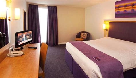 Premier Inn Bath Road Budget Hotel Close To Terminals 12 And 3