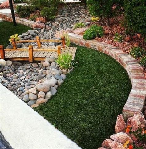 20 Inspiring Dry Riverbed Landscaping Ideas In 2020 Dry Riverbed