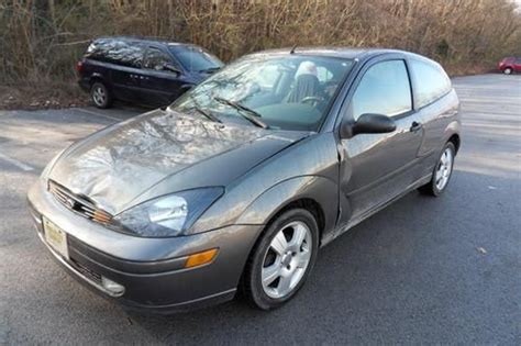 Purchase Used 2003 Ford Focus Zx3 Hatchback 3 Door 20l Runs And