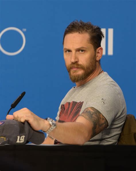 Tom Hardy Shuts Down A Reporter Who Asks About His Sexuality Tom Hardy Beard Tom Hardy Actor