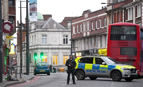 Police Shoot Dead Man On Stabbing Spree In South London Morning Star