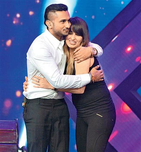Recently, mandar chandwadkar and tmkoc's old tapu, bhavya gandhi, indulged in a chat. Honey Singh's wife steps out | Yo yo honey singh ...