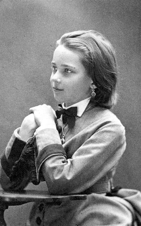 24 Vintage Portrait Photos Of Russian Teen Girls From The 1900s Vintage