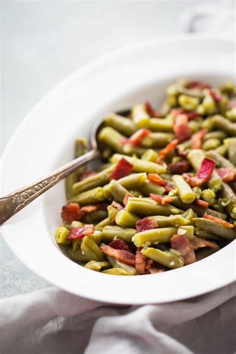 With the exception of green bean casserole, green beans don't get a lot of love on thanksgiving. Whole30 Bacon Garlic Green Beans (Whole30 Side Dish) - 40 ...