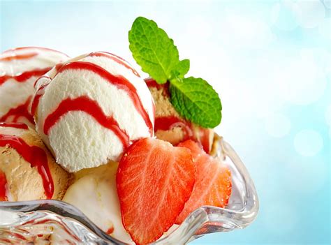 Ice Cream Strawberry Yummy Dessert Sweet Hd Wallpaper Peakpx