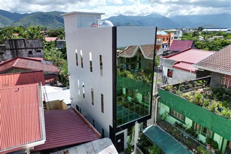 PIA DPWH Completes 3 Storey Barangay Hall In Baler