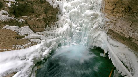 Download Wallpaper 2048x1152 Frozen Waterfall Nature Winter Dual
