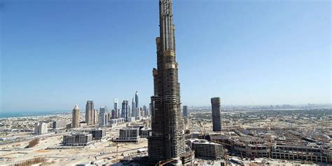Une Tour De Dubaï Devient Le Plus Haut Bâtiment Du Monde