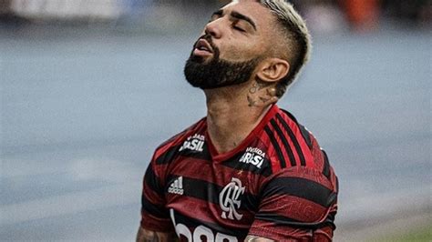 Gabriel barbosa gabigol is unstoppable! Em alta no Flamengo, Gabigol celebra boa fase com nova ...