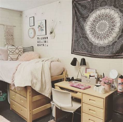 16 Splendid Furniture Ideas For Your Dorm Room Minimalist Dorm Dorm