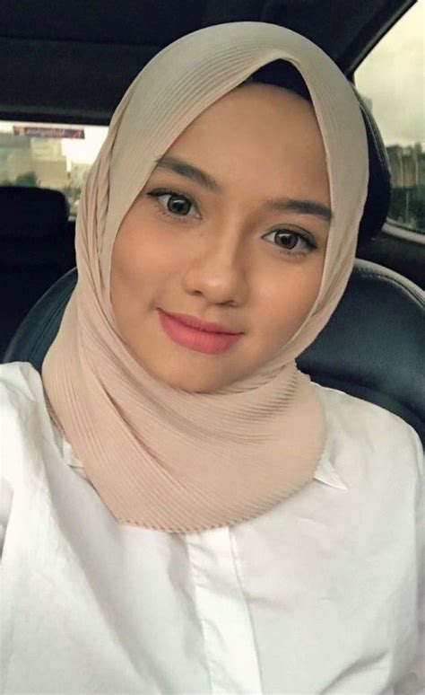 Pin Oleh Mohd Fauzi Desa Di Gadis Kecantikan Wanita Cantik Gaya Hijab