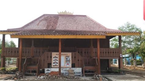 Rumah adat lampung memiliki keunikan tersendiri yang berbeda dari rumah adat lainnya. Budaya Provinsi Bengkulu Dan Lampung. ~ Budaya Indonesiaku