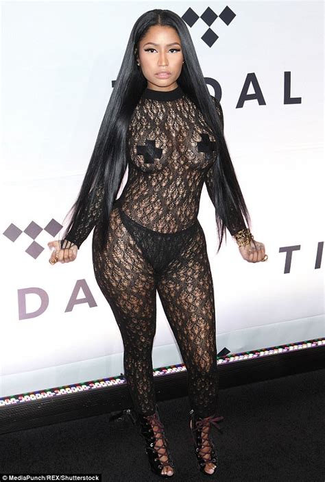 Nicki Minaj Gets Candid About Insecurities At Fashion La Daily Mail
