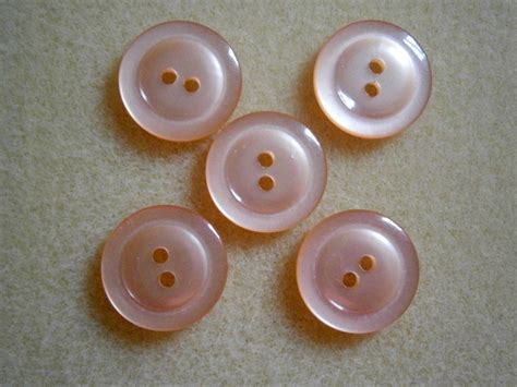 Free 5 Peach Buttons 34 Free Mail Sewing Auctions