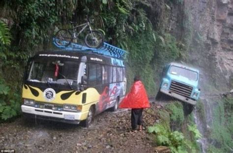 Hair Raising Capture Travel Scenarios Which Have Gone Very Wrong Dangerous Roads Yungas Road