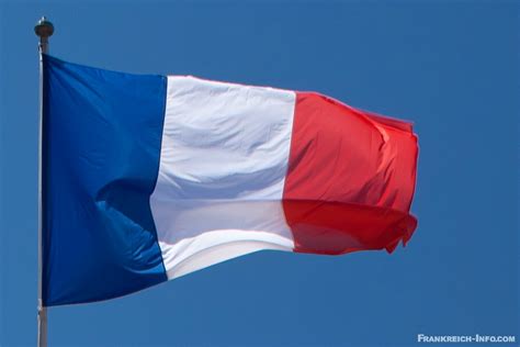 Bestellen sie hier eine französische fahne in hiss, tisch, boots, auto & stockfahnen form. Französische Flagge - Frankreich-Info.com
