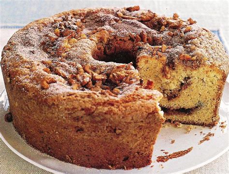 Sour Cream Coffee Cake with Cinnamon Walnut Topping | Mama Knows