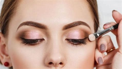 En esta aplicación de sena virtual, podrás: Curso de Maquillaje Profesional con SENA