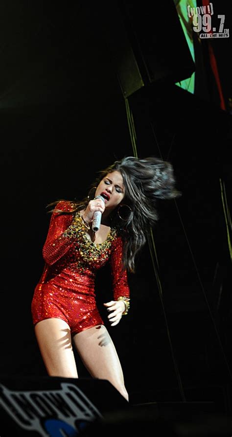 Selenators Selena Gomez In A Concert At San Jose