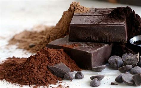 7 Powerful Health Benefits Of Dark Chocolate Yeyelife
