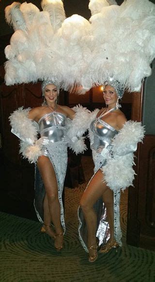 Glamorous Snow White Showgirls Corporate Friendly Las Vegas Showgirls At Private Event
