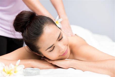 Premium Photo Spa And Thai Massage Beautiful Women Relaxing And Healthy Of Aromatherapy