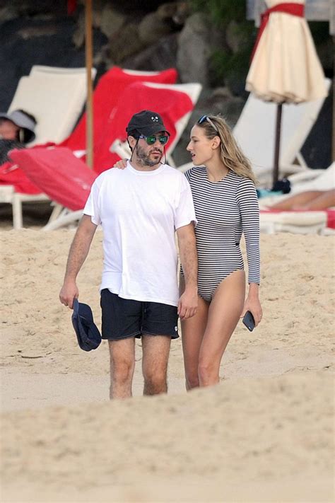Leelee Sobieski With Her Husband Adam Kimmel On The Beach 17 Gotceleb