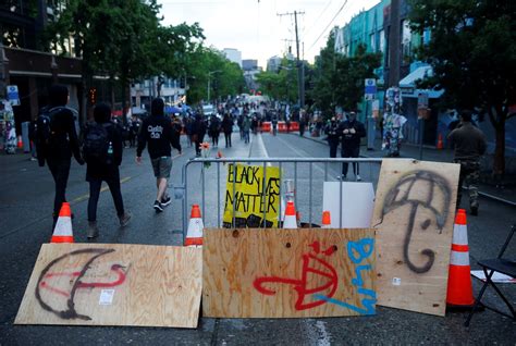 This Seattle Protest Zone Is Police Free So Volunteers Are Stepping Up