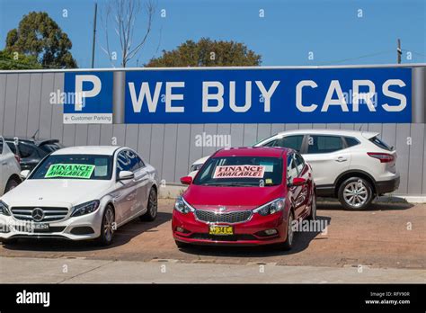 Second Hand Cars Hi Res Stock Photography And Images Alamy