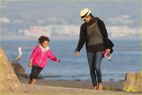 Halle Berry Nahla Beach Strolling Duo Photo Celebrity