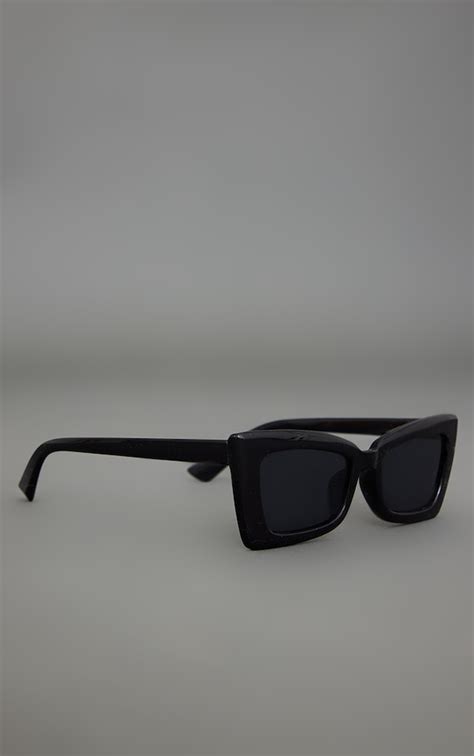 black chunky flared cat eye sunglasses prettylittlething usa