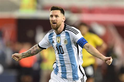 Sportbible On Twitter Lionel Messi Gets Argentinas First Goal At The
