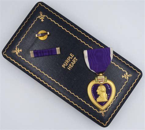 Ww2 Cased Purple Heart Medal Chasing Militaria