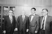 DDR-Fotoarchiv: Berlin - Günter Mittag empfing Dr. Heinz Riesenhuber im ...