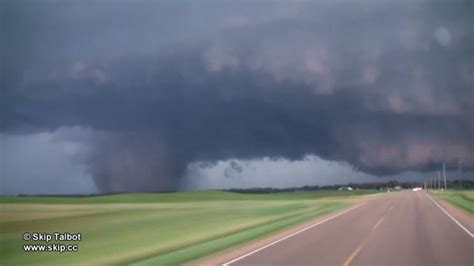 Time Lapse Captures Amazing Footage Of Ten Different Tornadoes In One