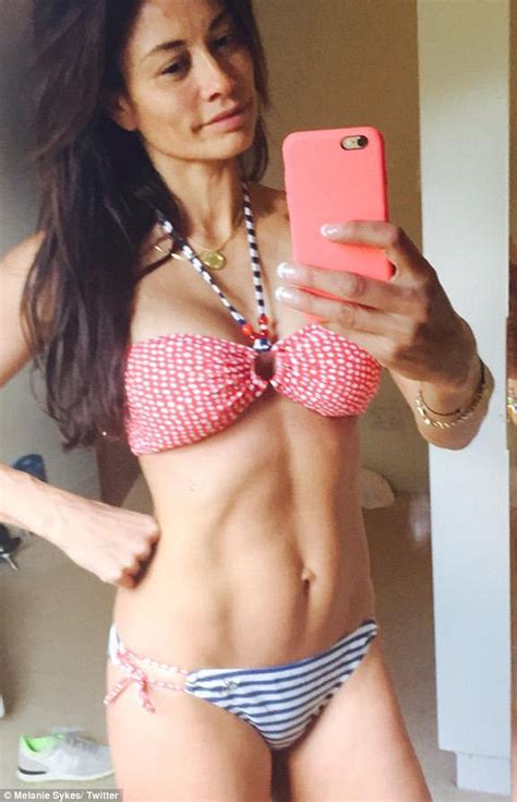 Make Up Free Melanie Sykes Shows Off Her Incredible Figure In