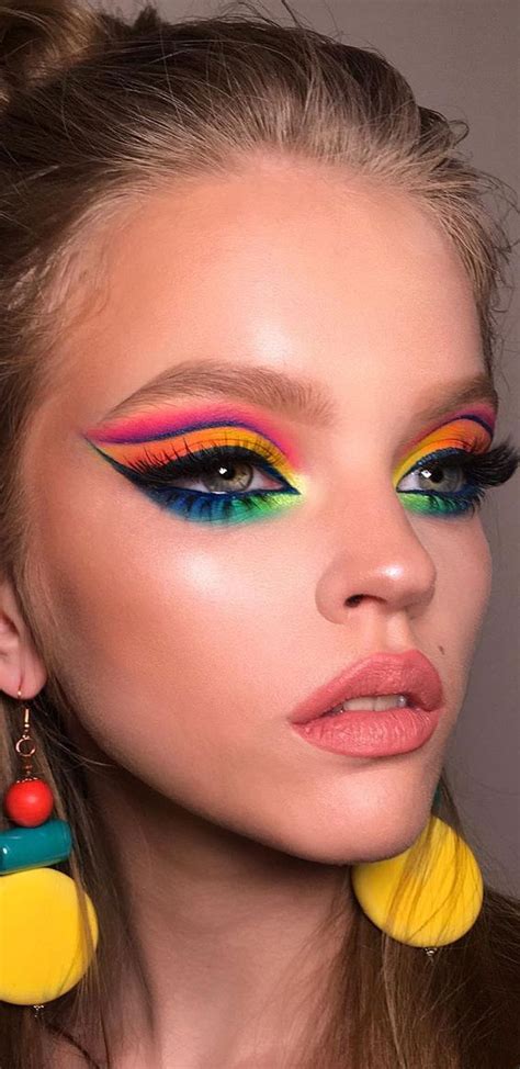 Creative Eye Makeup Art Ideas You Should Try Eye Makeup In Rainbow Combo