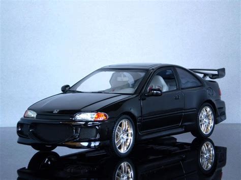 We had various model years including 1993s and 1994s. Honda Civic 1995, The Fast And Furious, Escala 1:18 ...