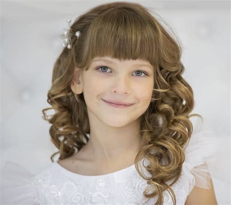 10 Cute And Trendy Hairstyles For 7 Year Old Girls Hairstyle Camp