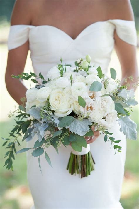 20 Gorgeous And Trendy Greenery Wedding Bouquets