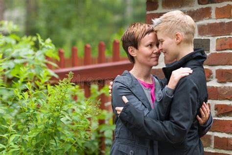 Deux Lesbiennes Photo Stock Image Du Amoureux Lesbiennes 25897348