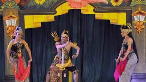 Menenal Teater Tradisional Indonesia Serta Contohnya - Tambah Pinter